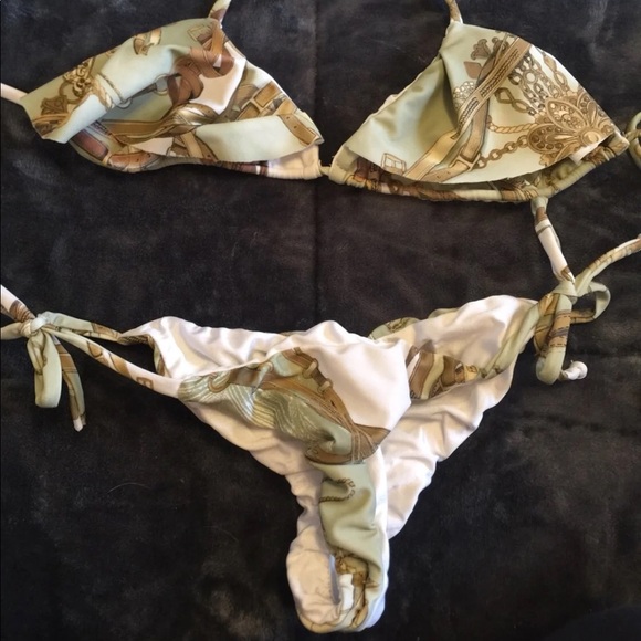 Bikini - Picture 2 of 3